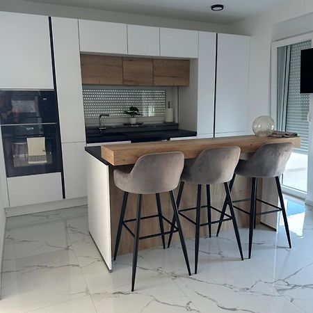 Apartments Albatross ノヴァリャ エクステリア 写真
