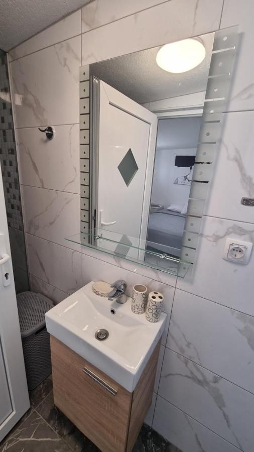 Apartments Albatross ノヴァリャ エクステリア 写真
