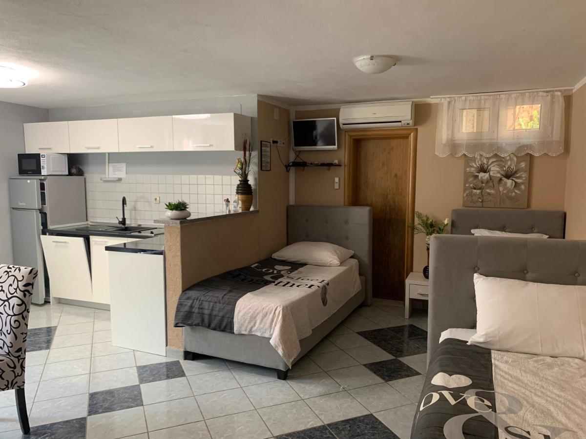 Apartments Albatross ノヴァリャ エクステリア 写真